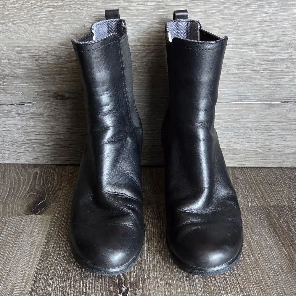 UGG Dupre Genuine Sheepskin Wedge Boots Black Size 9